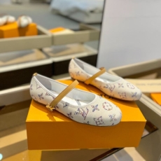 Louis Vuitton Flat Shoes